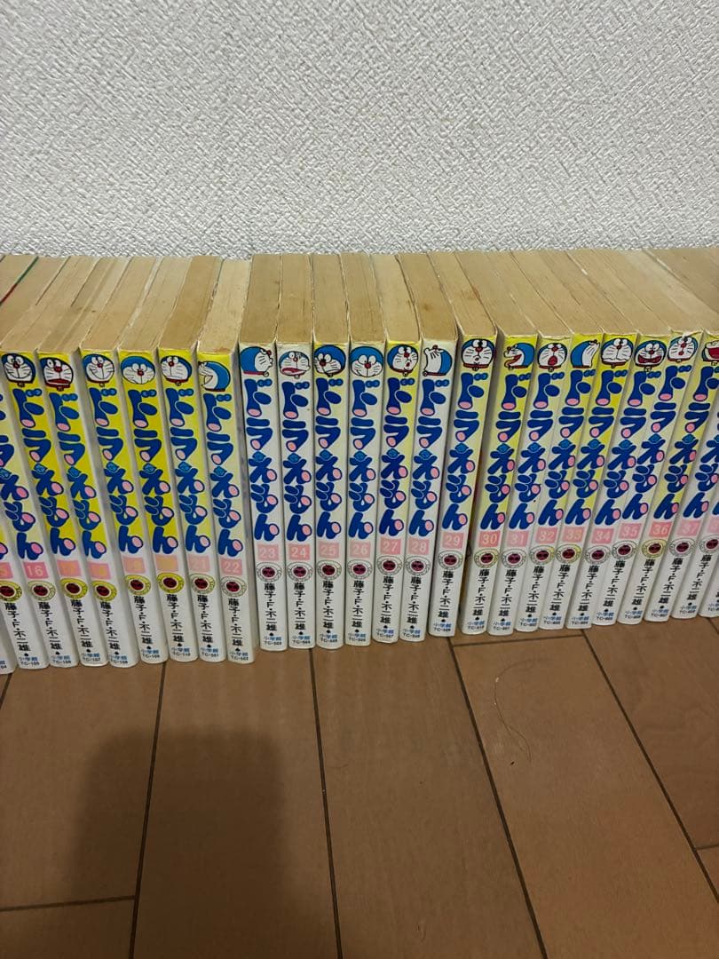 ドラえもん全巻他関係本含めての出品です