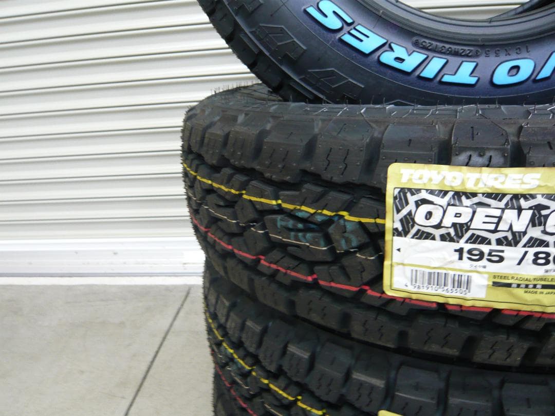 送料込☆TOYOオープンカントリーA/TⅢ☆195/80R15☆ゴツゴツタイヤ