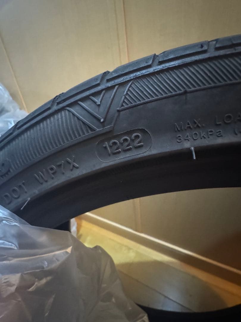 WINRUN R330 195/45ZR17 22年製造　4本セット