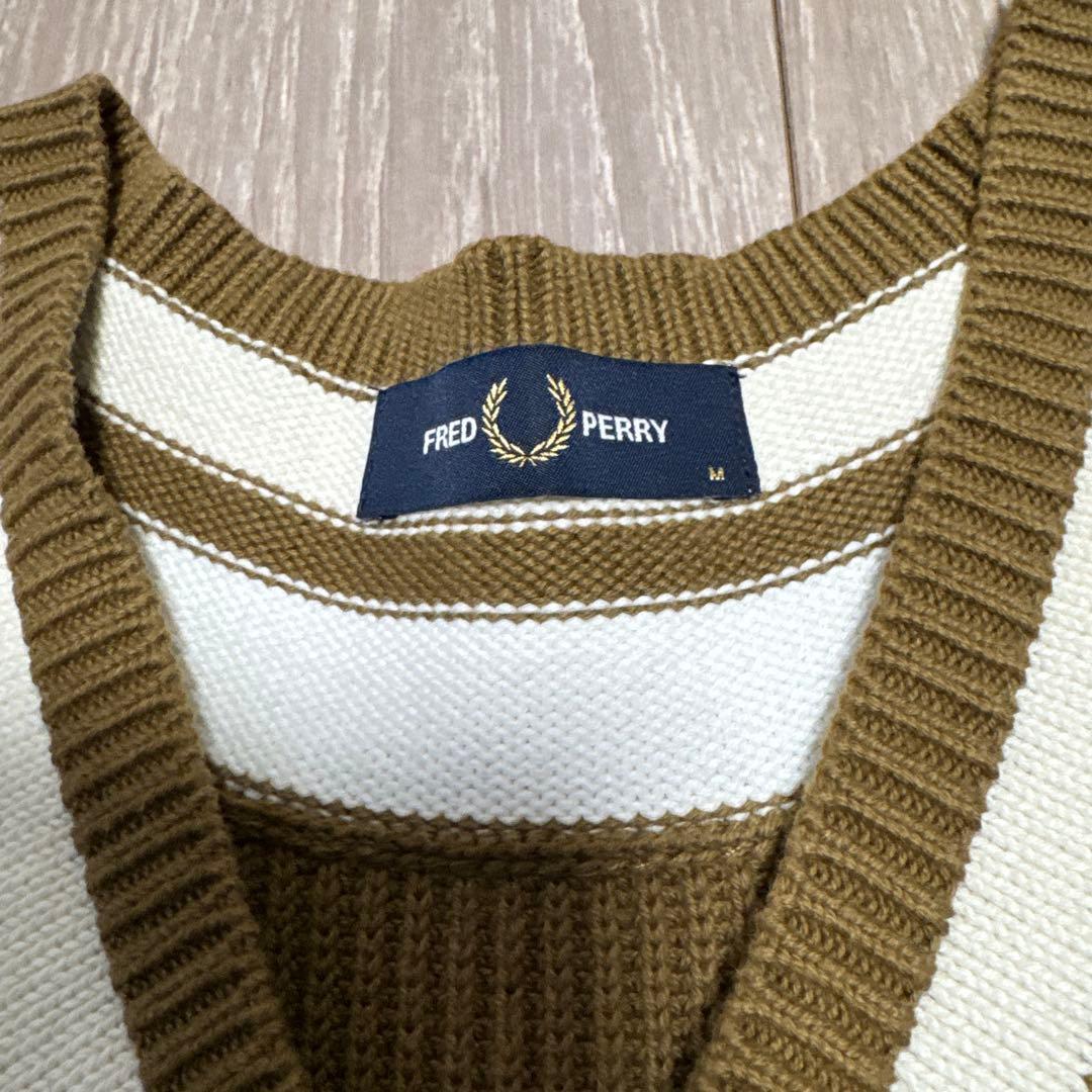 FRED PERRY Vネック　チルデンニット
