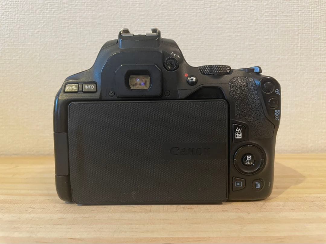 Canon EOS Kiss X10 ボディ デジタル一眼レフ #26044