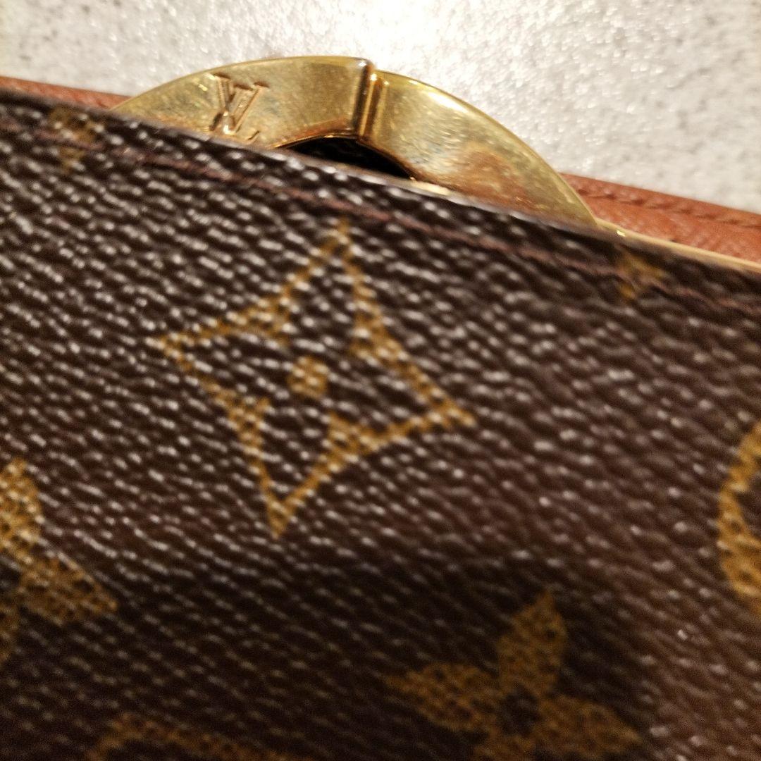 Louis Vuitton 二つ折り財布 ブラウン。お下げしました。