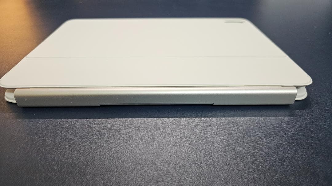 【美品】Apple iPad Air M3 + Magic Keyboard
