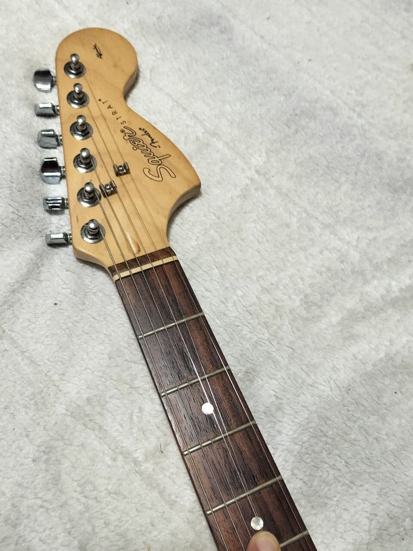 Squier ストラト Affinity 黒 べっ甲柄PG ケースオマケ多数付き