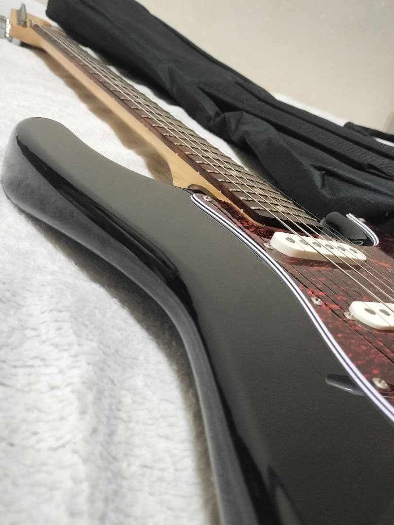 Squier ストラト Affinity 黒 べっ甲柄PG ケースオマケ多数付き