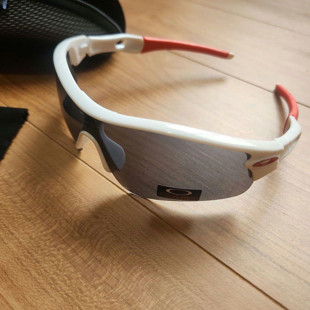 専用 OAKLEY サングラス ホワイト/レッド ケース付き 新品 未使用