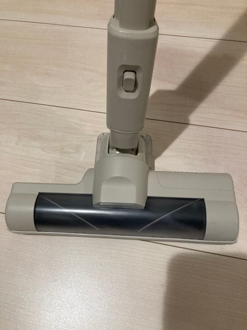 【極美品】アイリスオーヤマ 充電式サイクロンスティッククリーナー