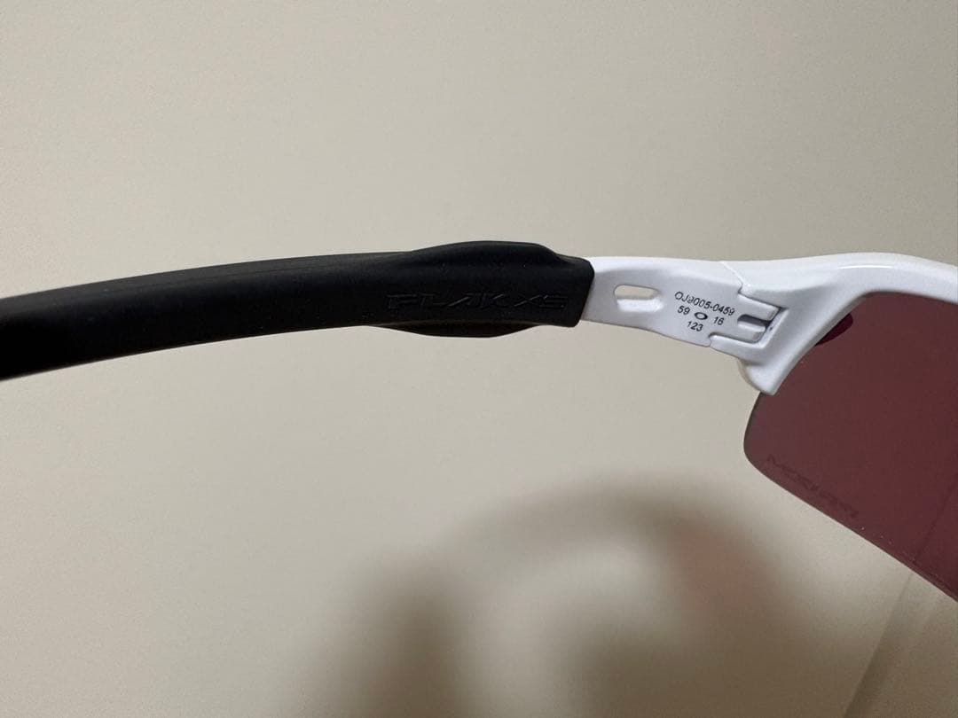Oakley PRIZM サングラス ホワイト/レッド