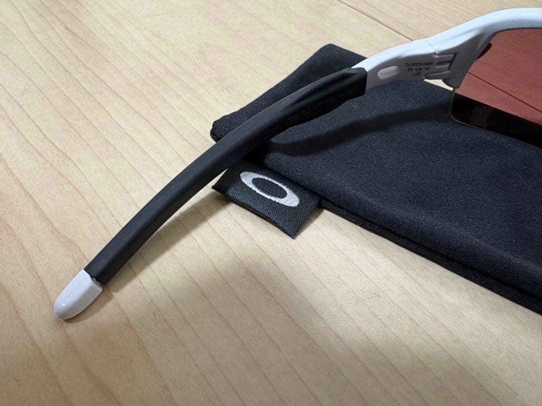 Oakley PRIZM サングラス ホワイト/レッド