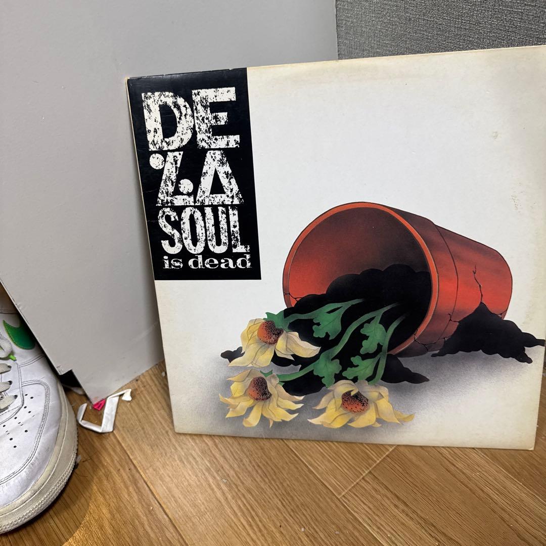 DE LASOULのis deadです