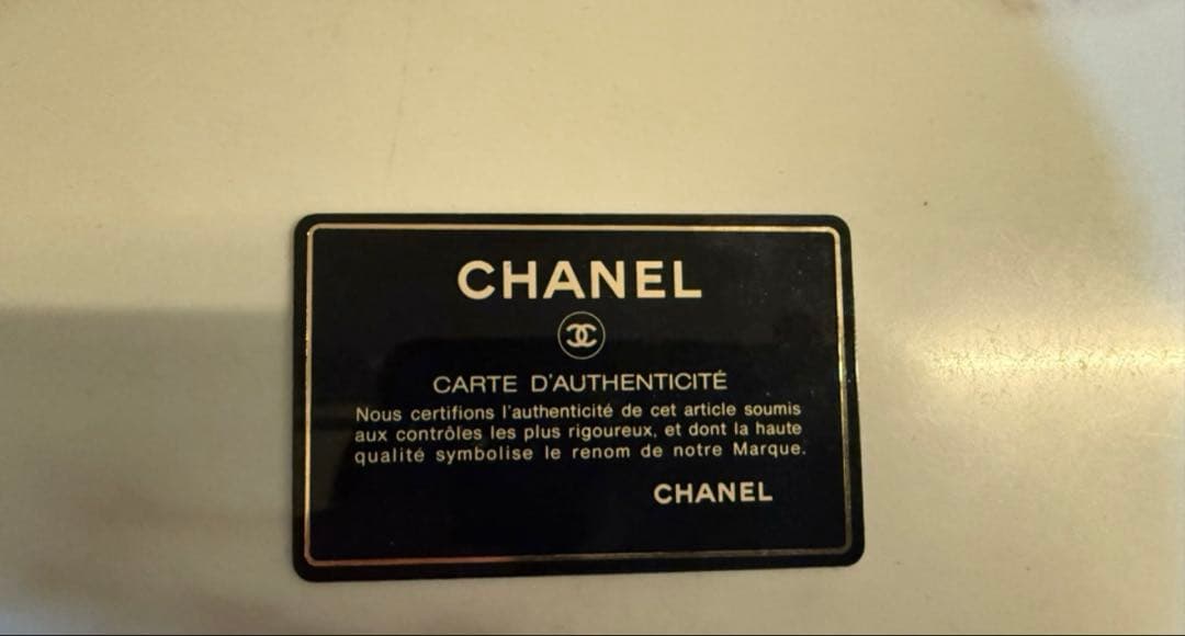 3月末までセール CHANEL ブラック レザー 二つ折り財布