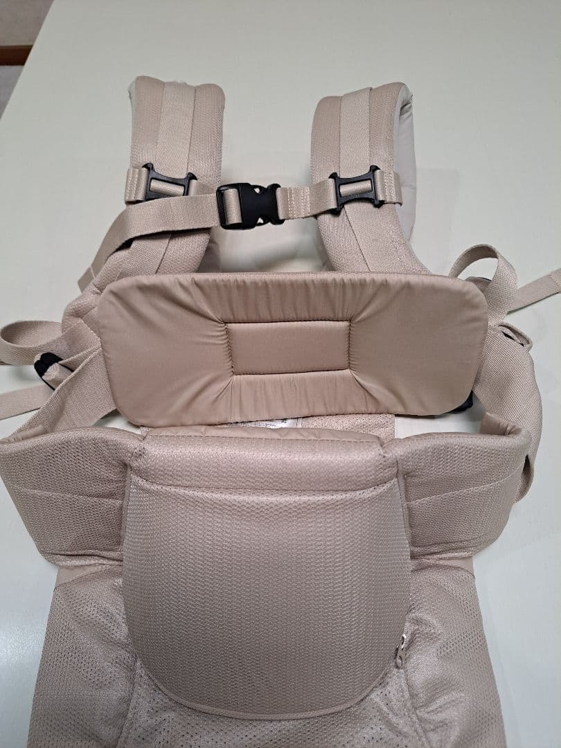ベージュ メッシュ 抱っこ紐
