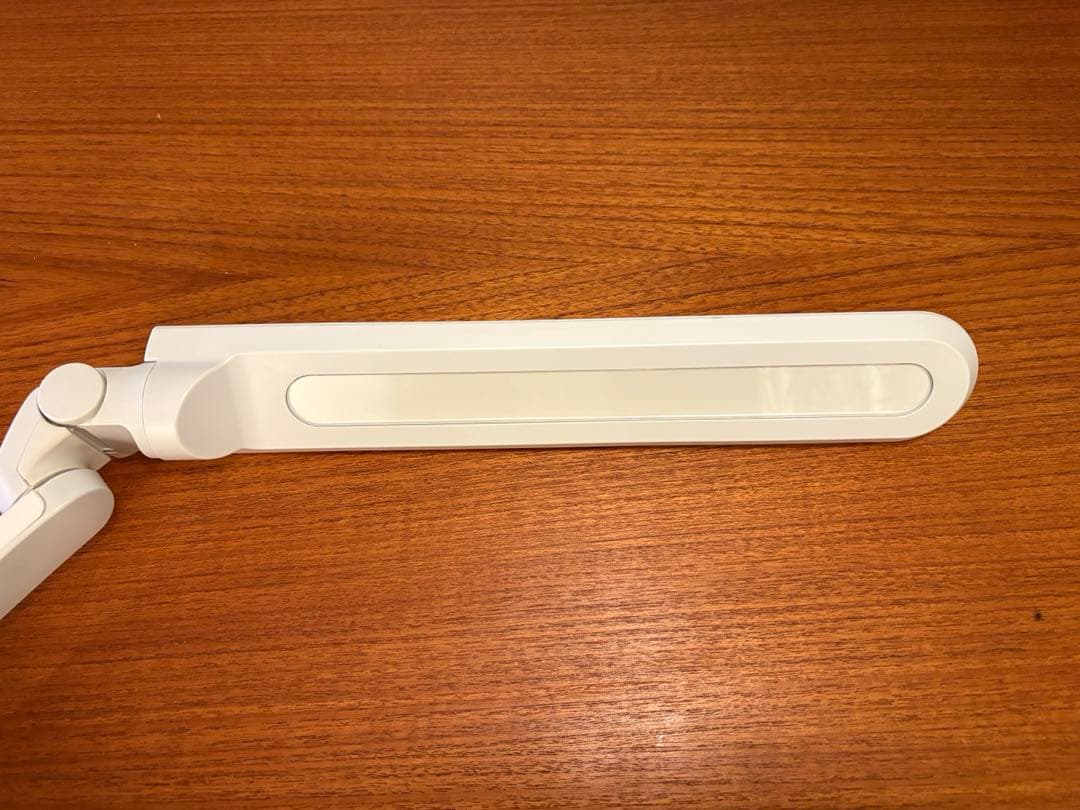 【美品】パナソニック LEDデスクライト SQ-LC522-W
