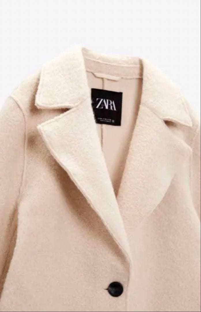 ZARA ブークレー生地オーバーコート