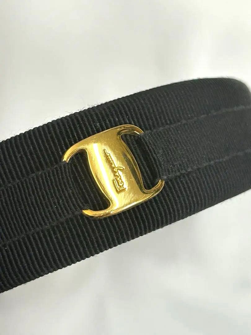 極美品　フェラガモ　カチューシャ　ブランドカチューシャ　Ferragamo
