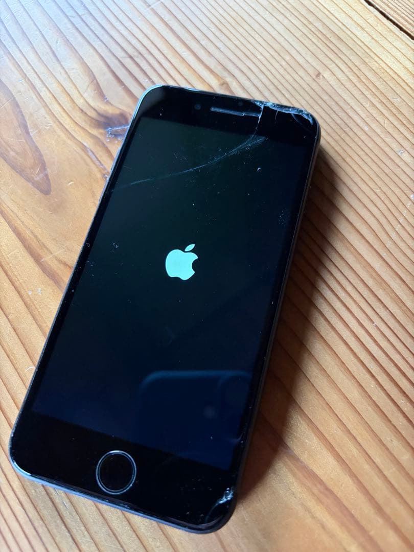 スマートフォン本体 iPhone8 64G