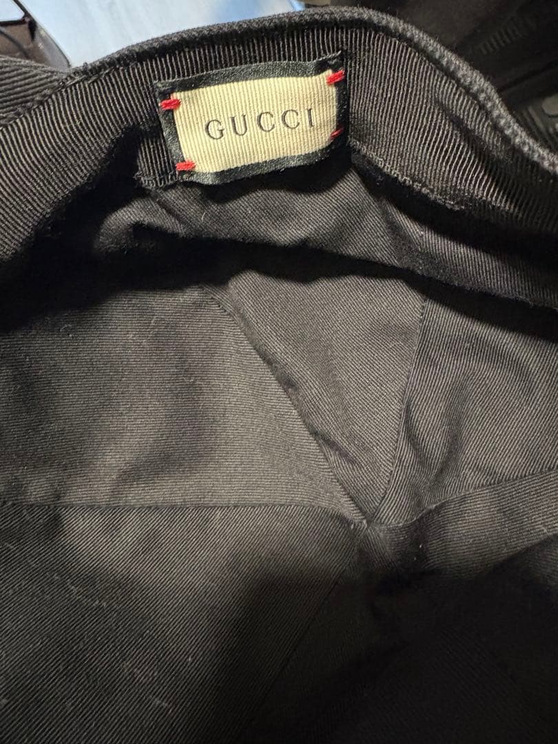 Gucci 黒 ロゴ刺繍 キャップ Mサイズ　値下げ