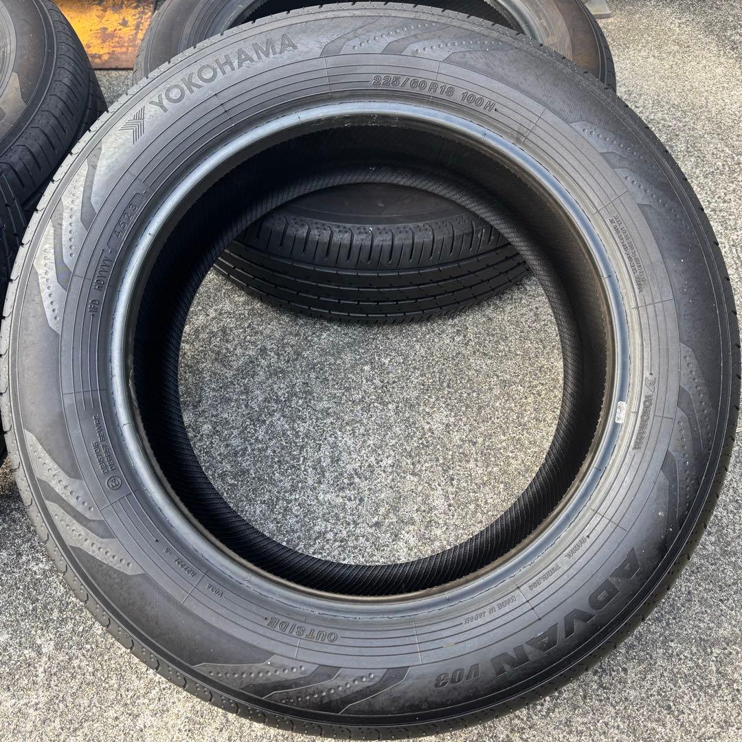 マッキー様♡225/60R18 YOKOHAMA ADVAN v03