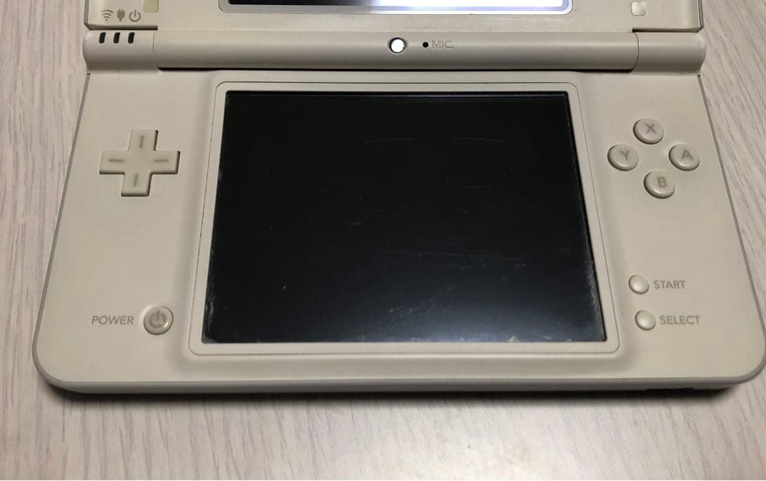 ニンテンドー　任天堂　DSi LL 本体　ナチュラルホワイト