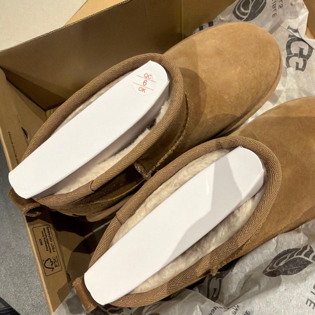UGG クラシック ウルトラミニプラットフォーム ブーツ