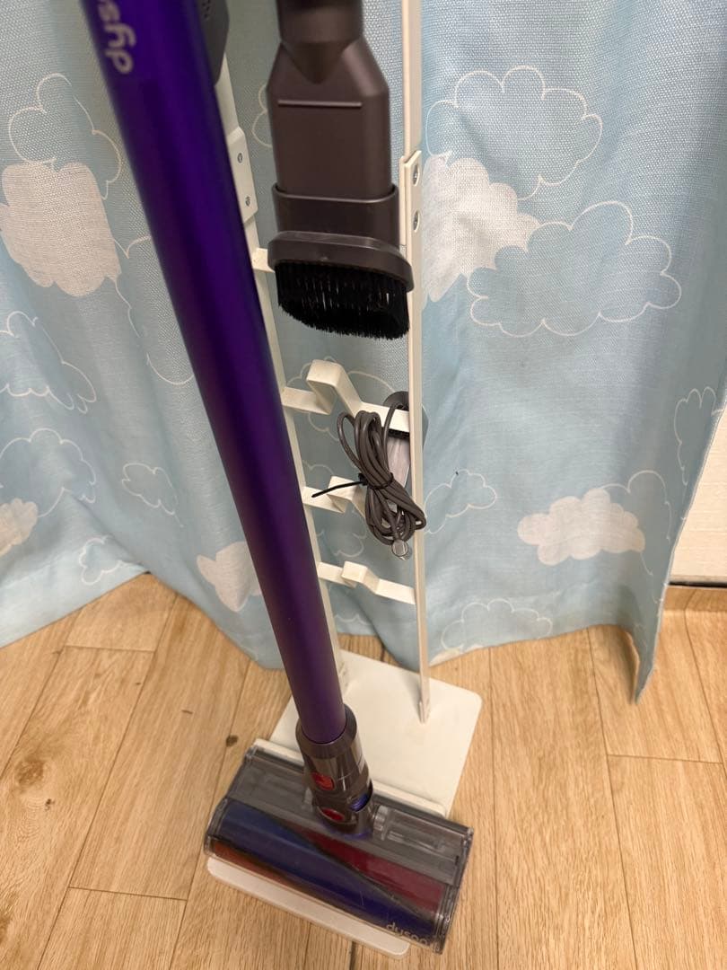 Dyson V6 コードレス掃除機 /SV11 スタンド付 動作確認済