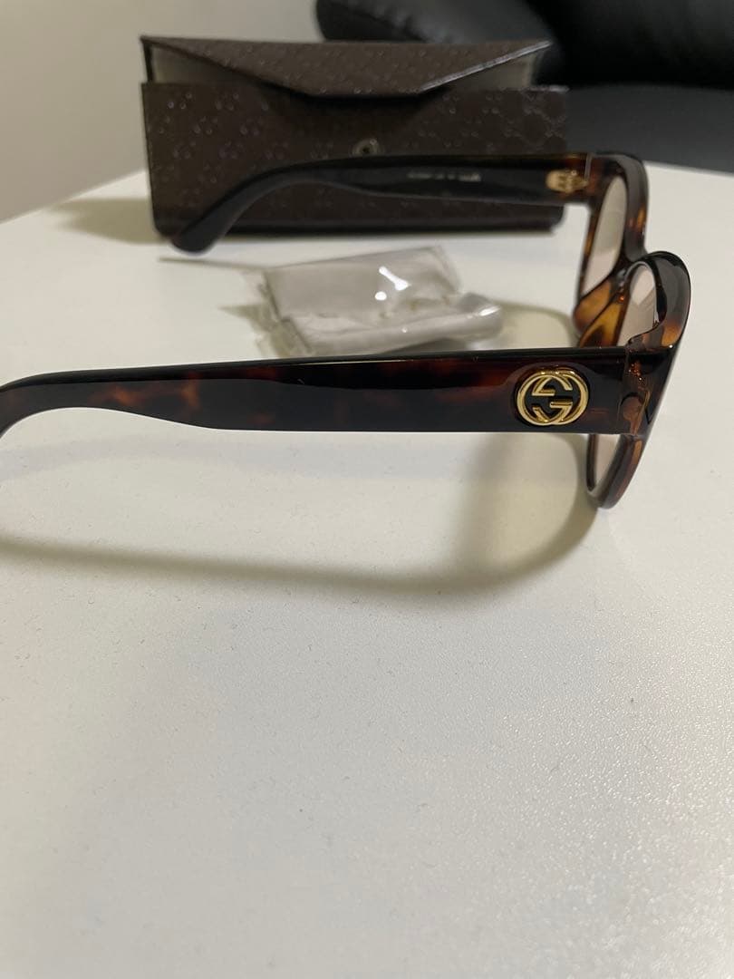 l*v様 GUCCI ブラウン サングラス ケース付き