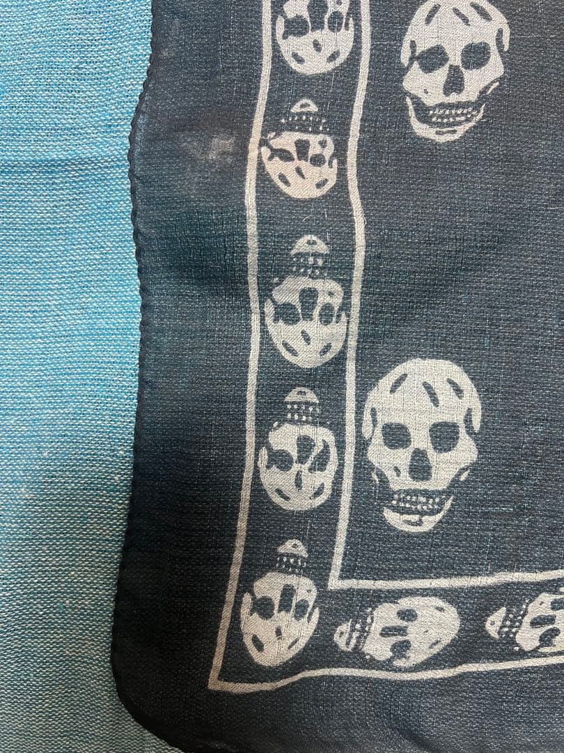 安*ゼ様 ALEXANDER MCQUEEN スカル柄 シルクストール