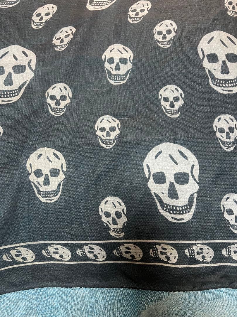 安*ゼ様 ALEXANDER MCQUEEN スカル柄 シルクストール