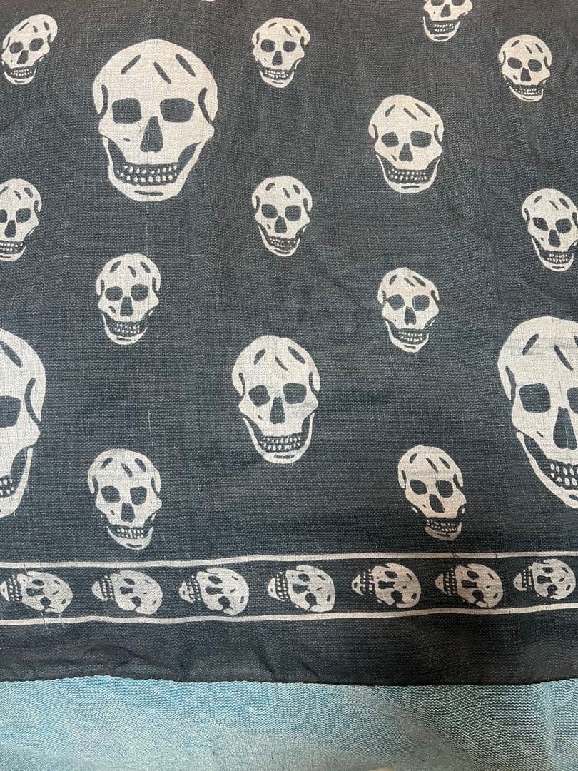 安*ゼ様 ALEXANDER MCQUEEN スカル柄 シルクストール