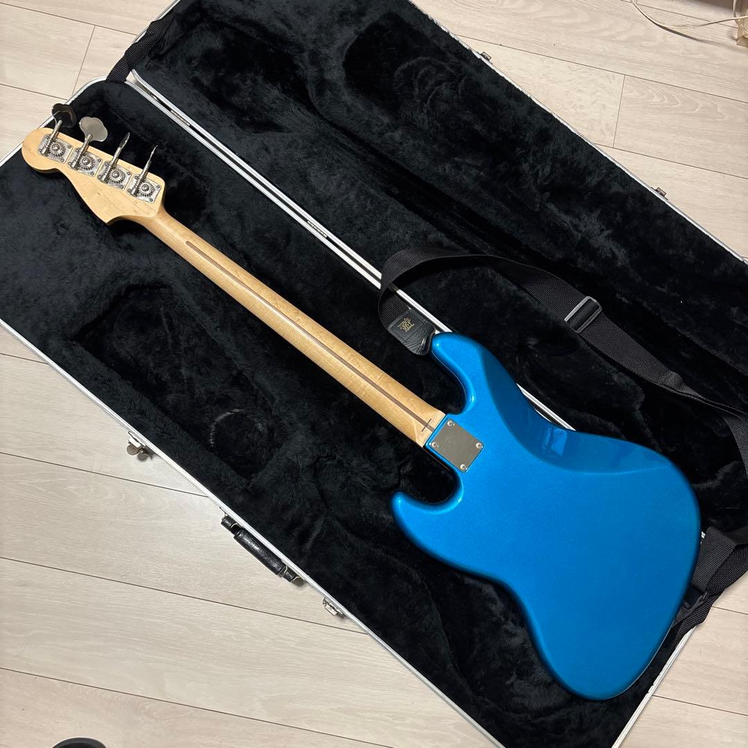 Fender Jazz Bass ハードケース付き