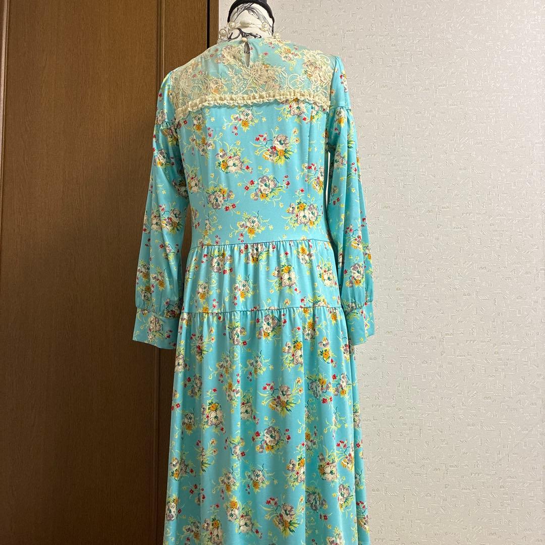 スーパービューティー☆44☆新品タグ付きレース使いの花柄ワンピース