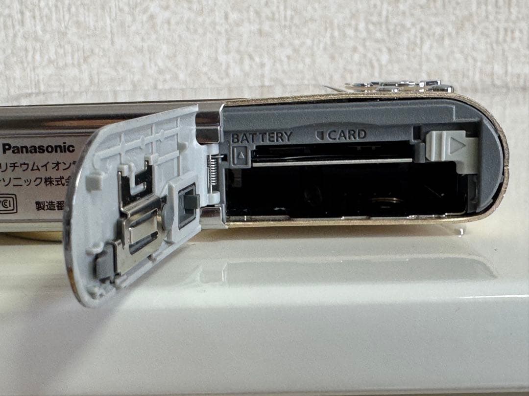 Panasonic LUMIX DMC-FX60 ゴールド