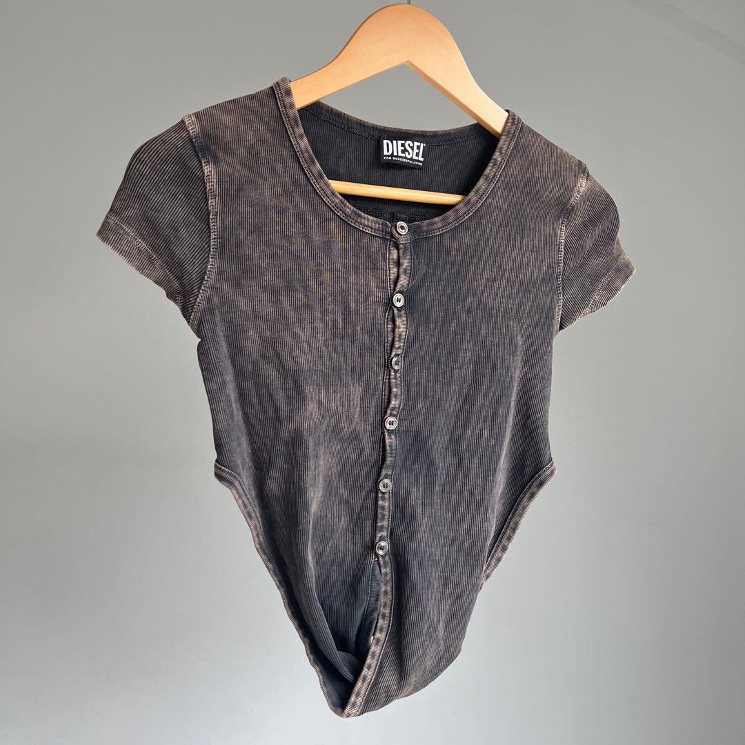 DIESEL ダークグレー ボタン付きTシャツ　T-HOLDY ベルト付き