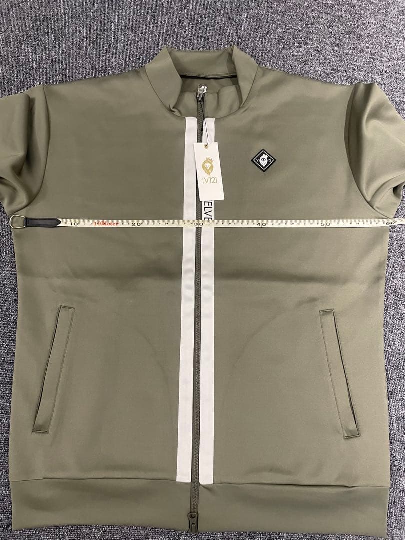⭐︎新品未使用⭐︎Ｖ12⭐︎定価27,500円⭐︎zipジャケット⭐︎OLIVE.ＸＬ