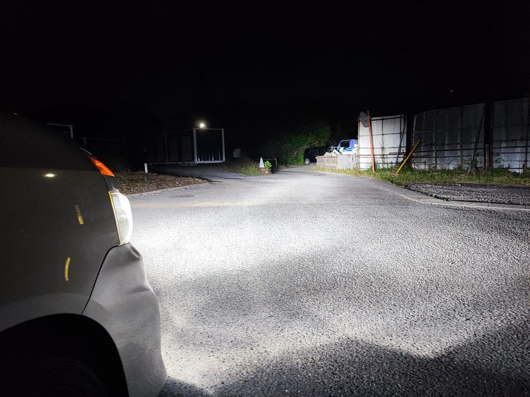 18LED　宇宙一明るいLEDバルブ　他に比べて暗ければ返金 HB3HB4H11
