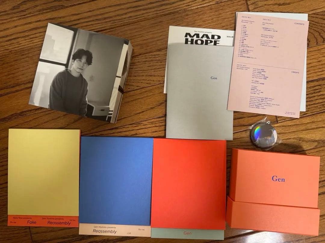 星野源　新作アルバム「Gen」　2Blu-ray ➕CD ➕缶バッジ➕シリアル