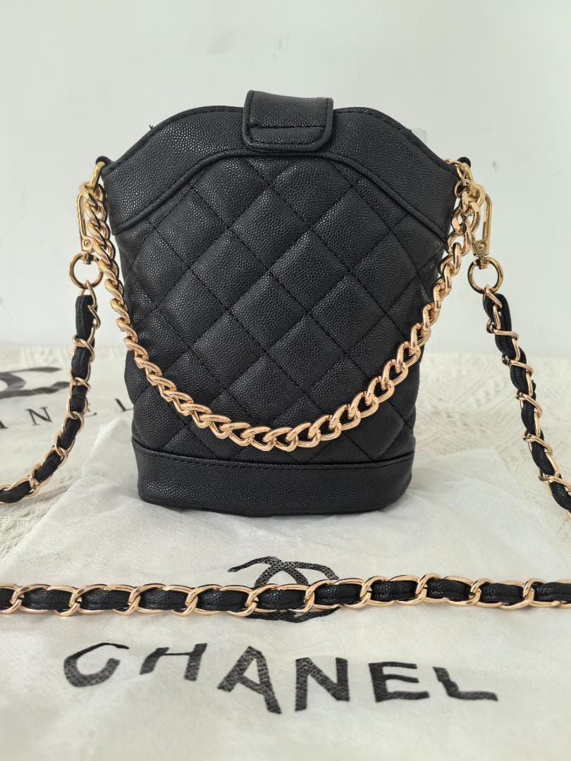 【美品】限定ブラックバッグ ゴールド金具 おしゃれ必須