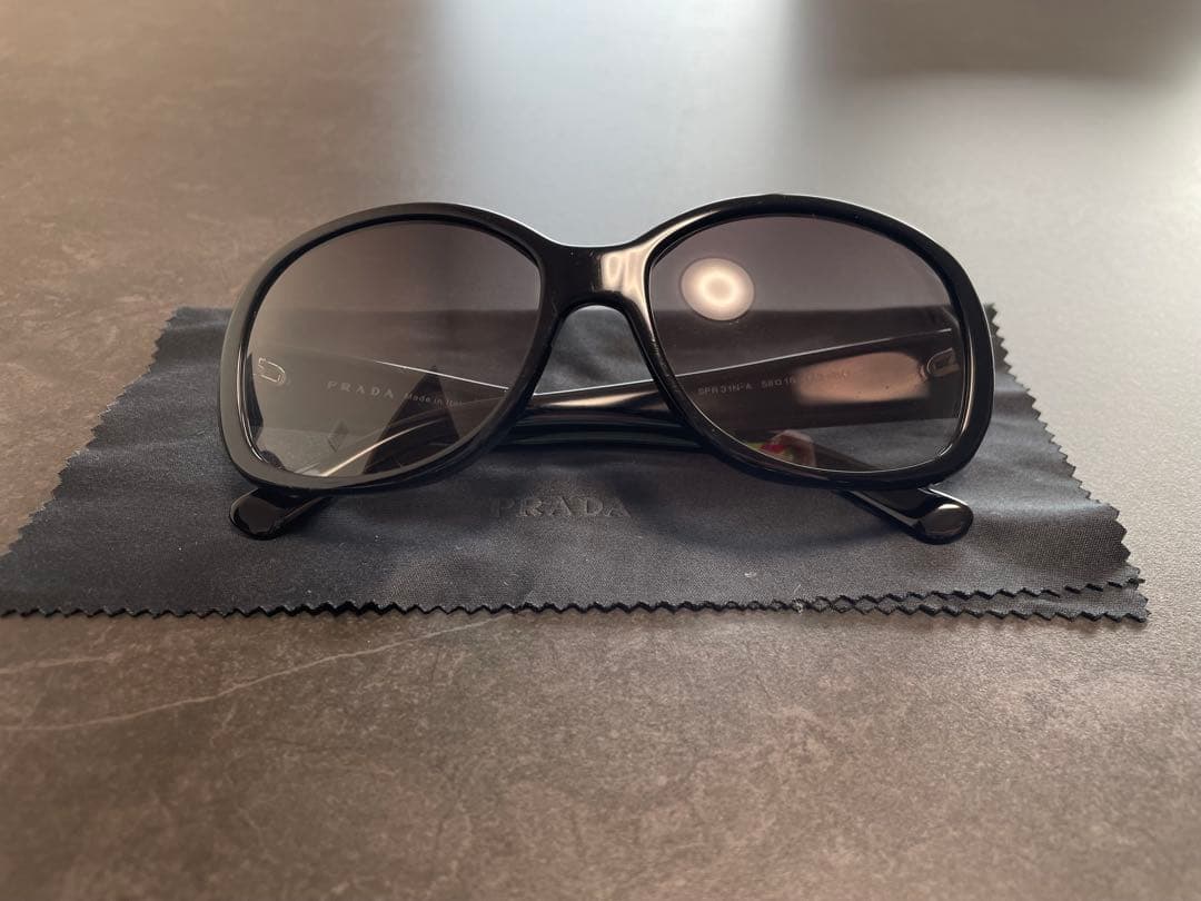 【PRADA】サングラス