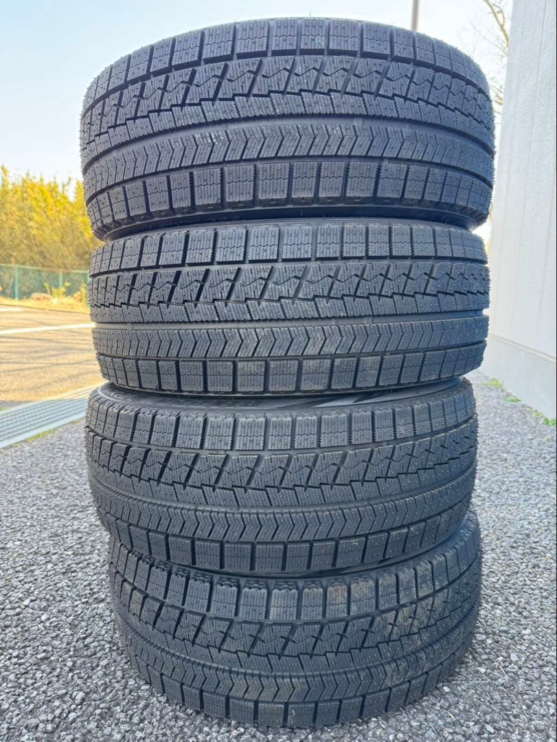 ②BLIZZAKVRX（ブリザック VRX）225/45R18 2/4本未使用品