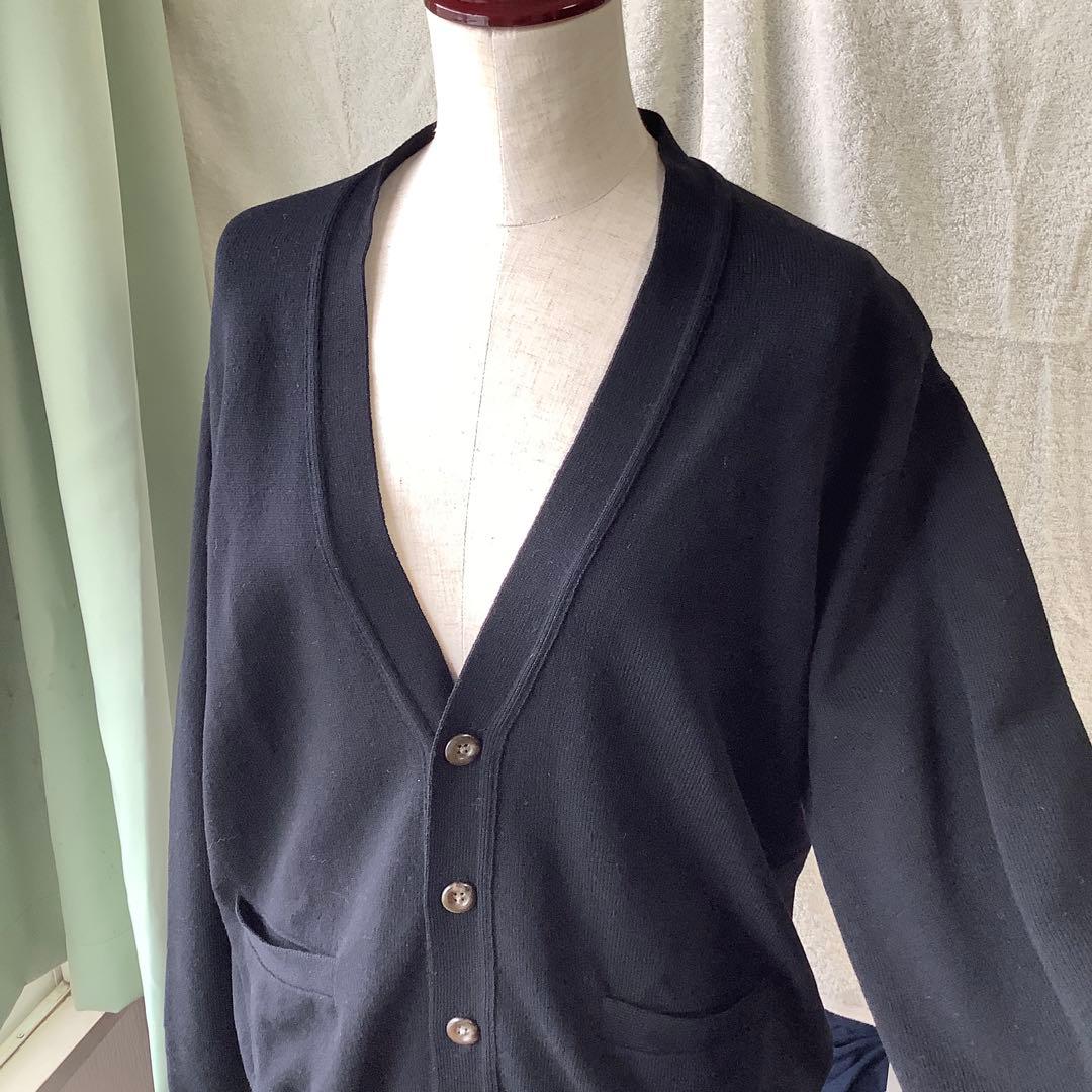杏 です☆　Burberry 黒のVネックカーディガン ウール☆XL☆
