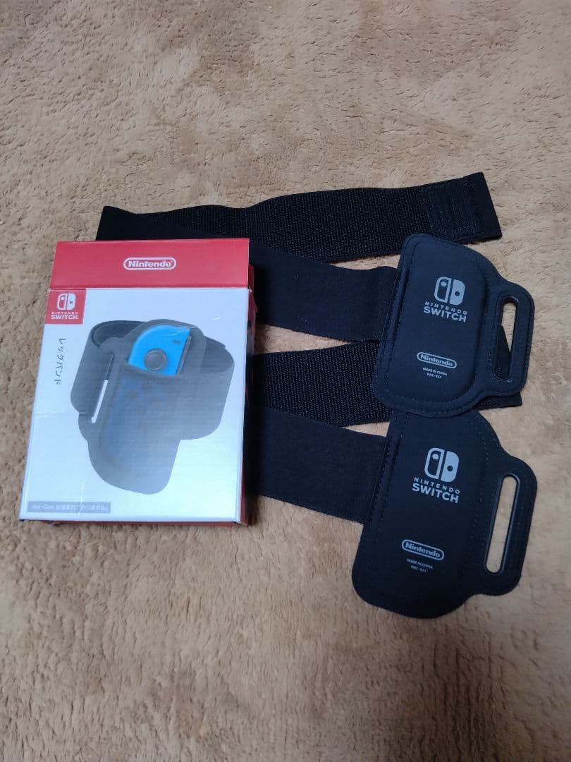 Nintendo Switch 本体、レッグバンド付き