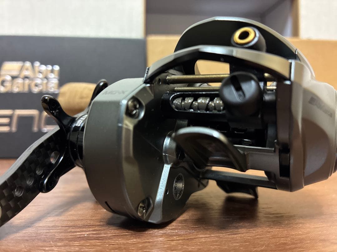 Abu Garcia ZETON MG-X SHS 8.3 ゼノン