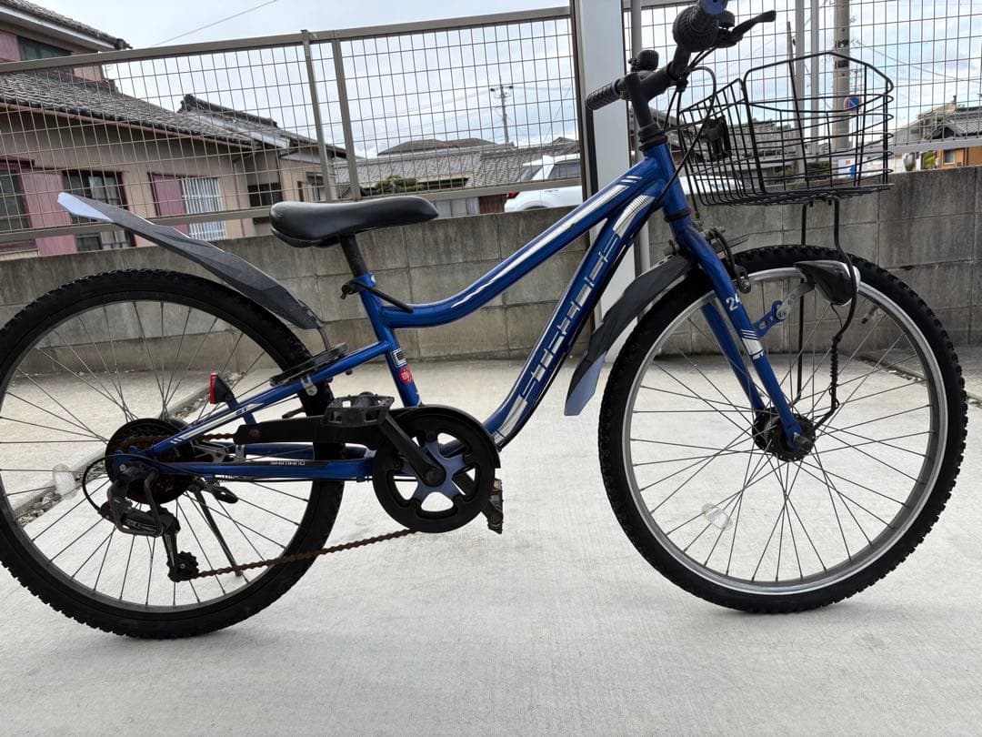※愛知県より　引き取り限定　ジュニア用自転車 青色 前バスケット付き　24インチ