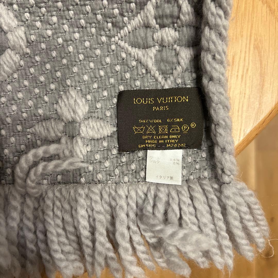 【早い者勝ち！】Louis Vuitton グレー マフラー ロゴ入り