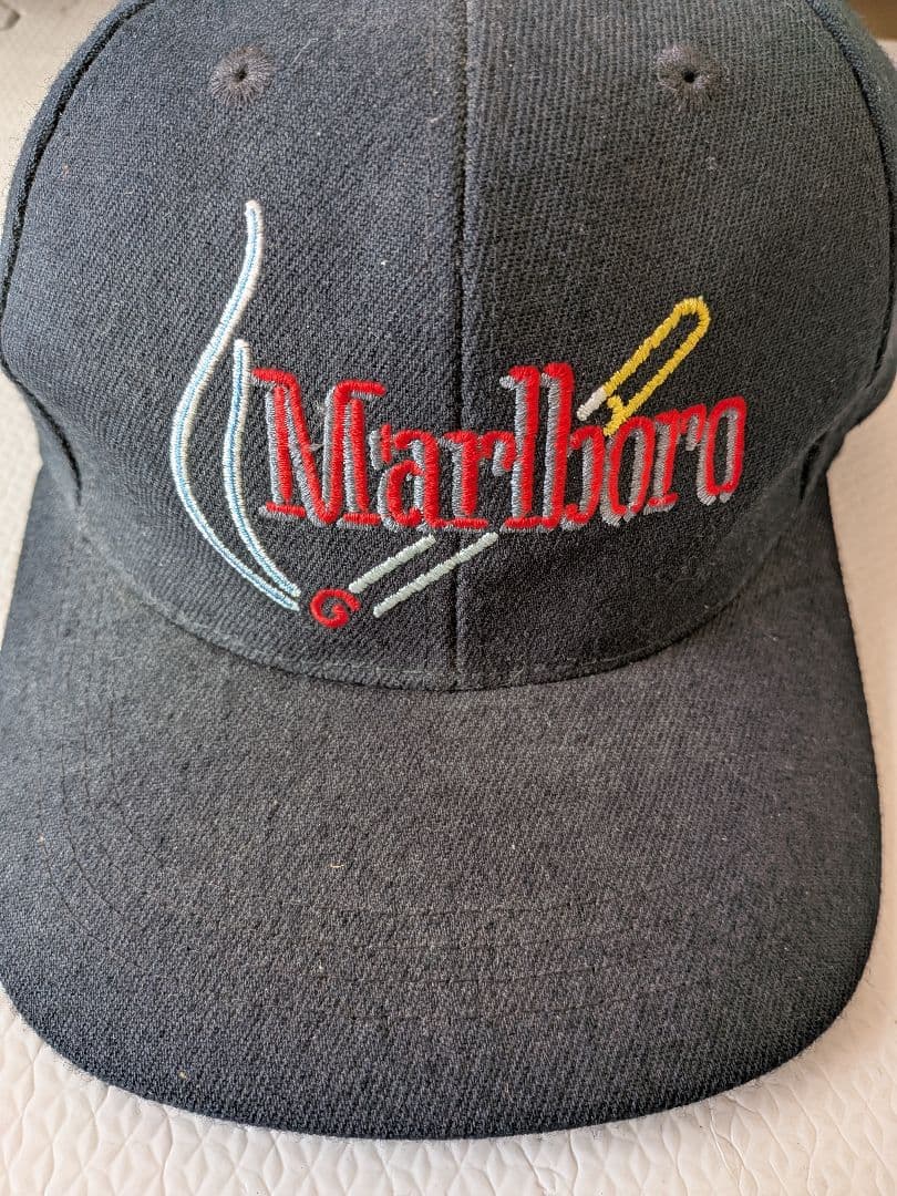 90's vintage Marlboro 刺繍ロゴ キャップ ブラック