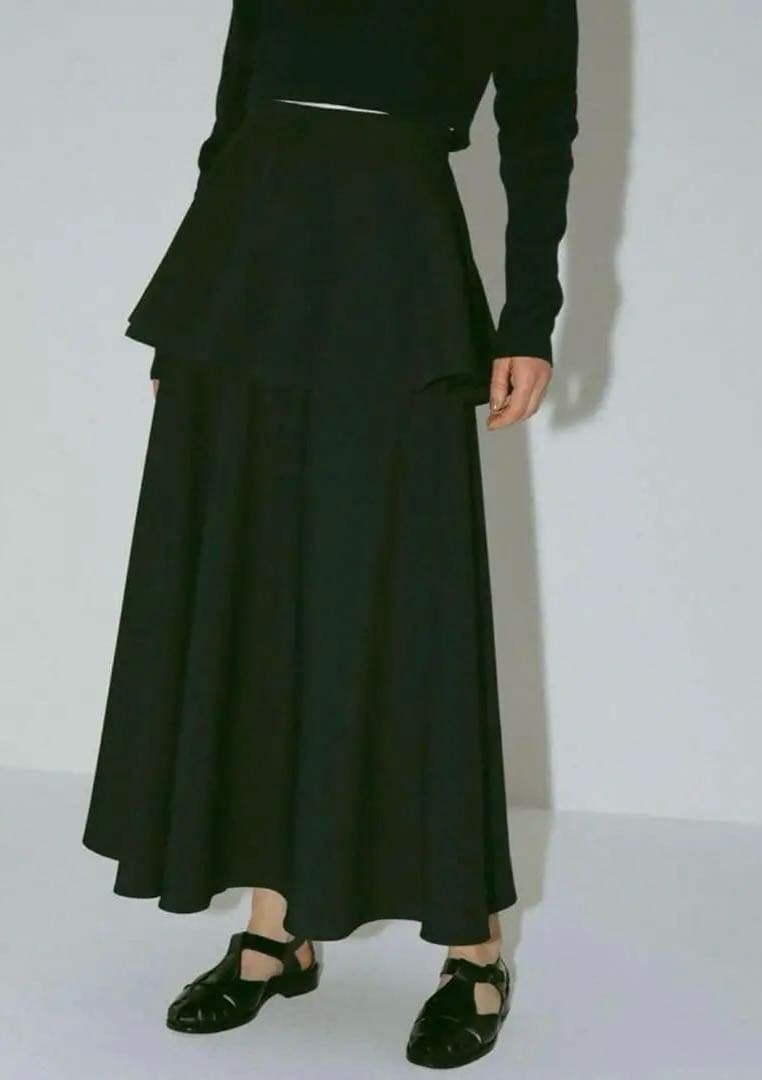 HER.＊ペプラムスカートレイヤードスカート　ネイビー　定価¥33,000 美品