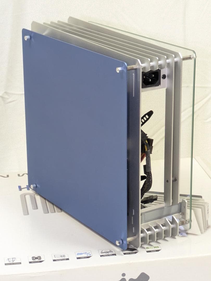IN WIN H-Frame mini IW-CA02ITX/B ブルー【美品】