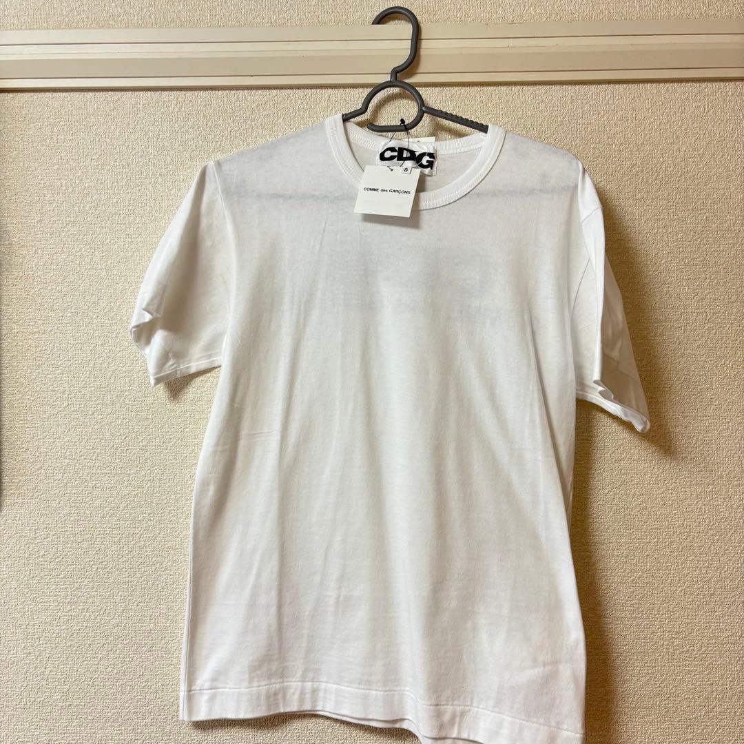 【新品】CDG tシャツ　Sサイズ