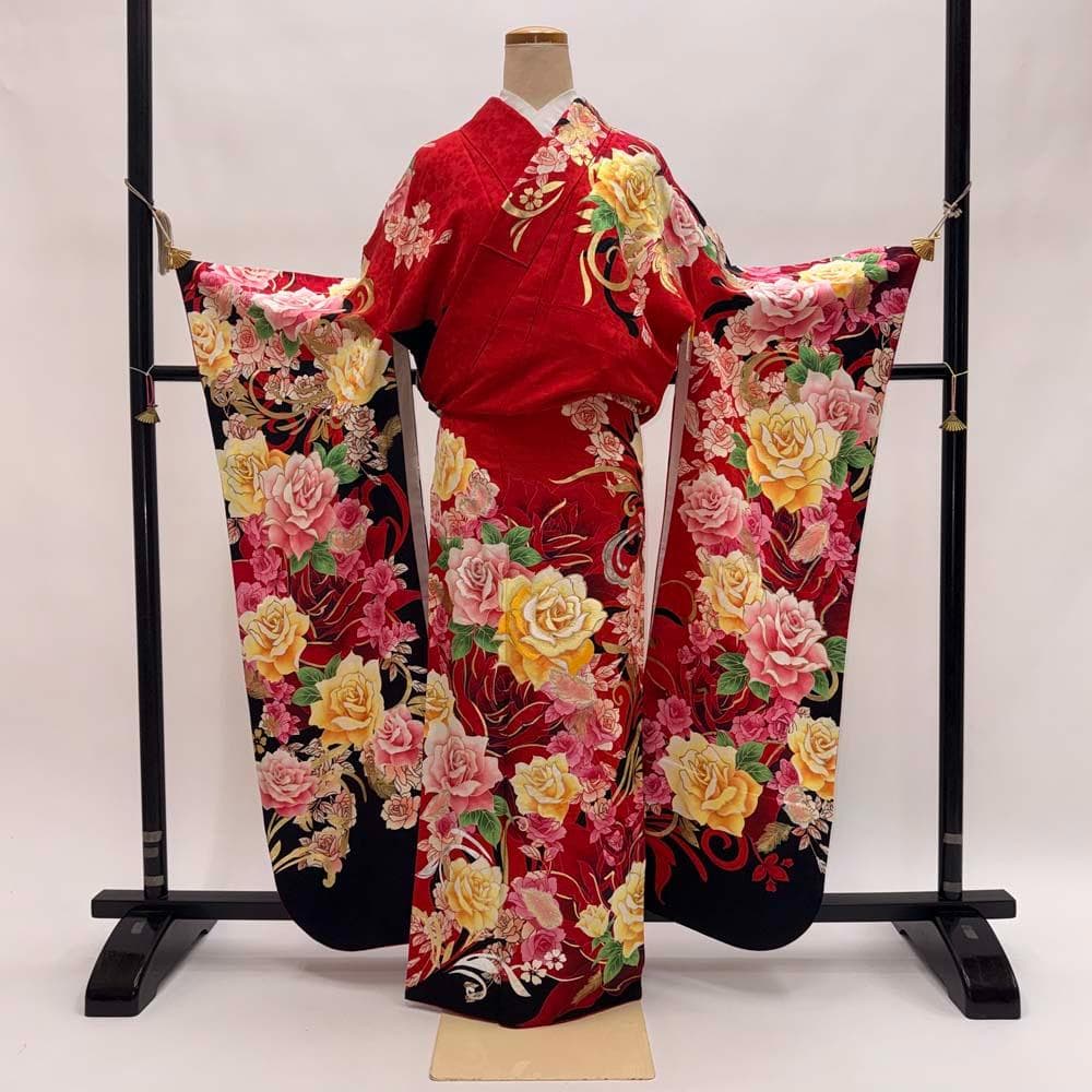 振袖 正絹 赤　薔薇 花柄　裄68㎝ 假屋崎省吾　成人式 中古 D-118