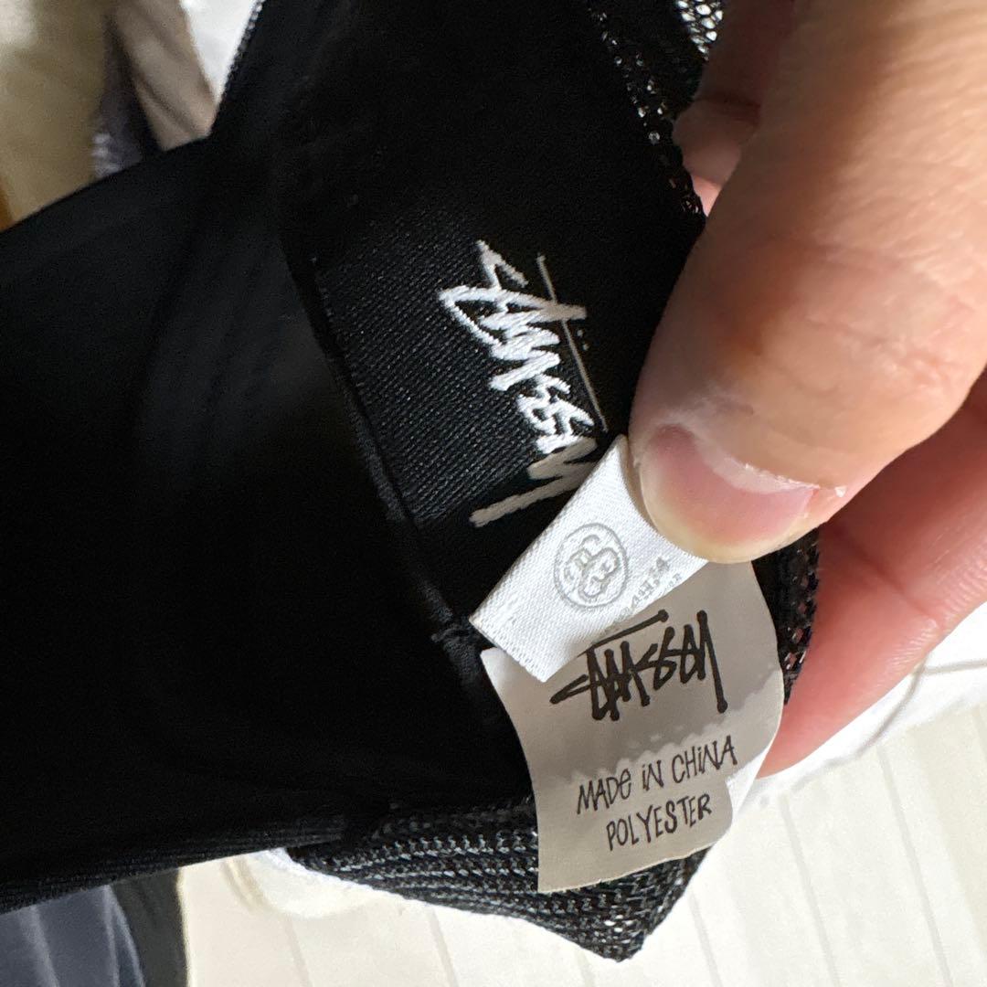 STUSSY トラッカーキャップ ホワイト/ブラック